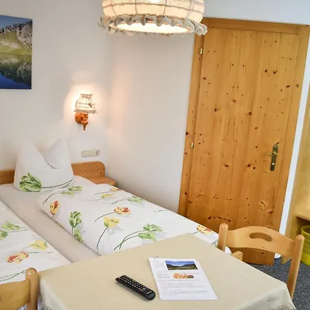 Värdshus Alpenrose Gramais