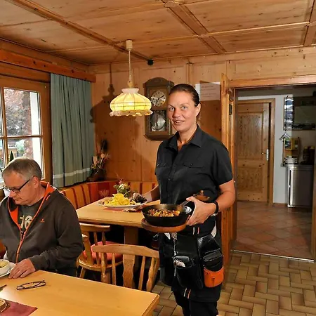 Alpenrose Värdshus *