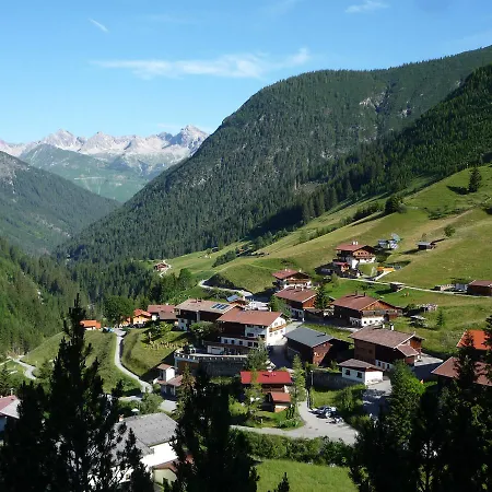 Alpenrose Gramais