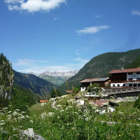 Alpenrose Herberg *